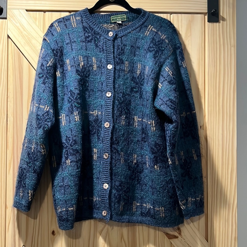 Equorian Heritage sweater size L Blue